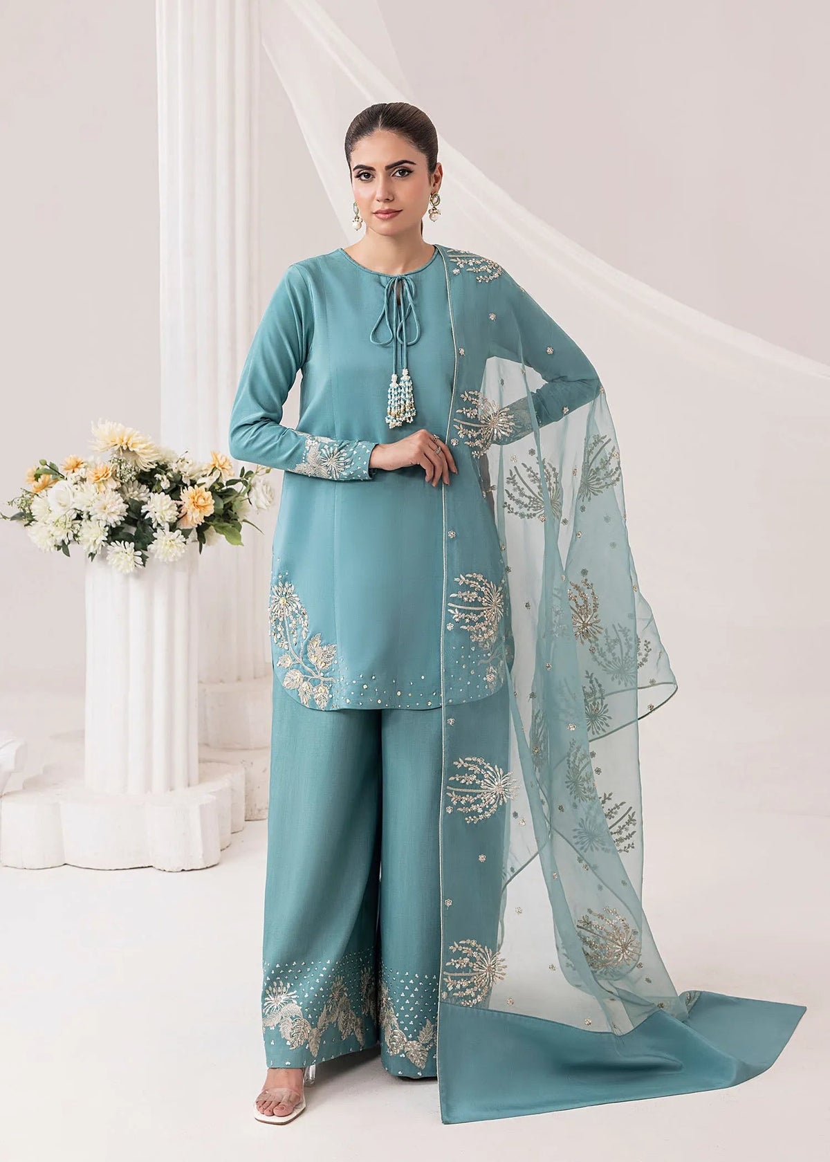 Ladies Neatural Crepe Farshi Salwar Kameez Dupatta ￼