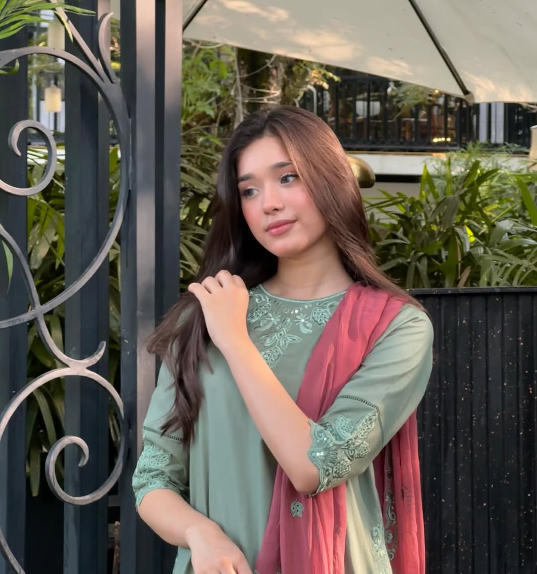 Pista Zola Embroidered 3pc fabric lawn cotton