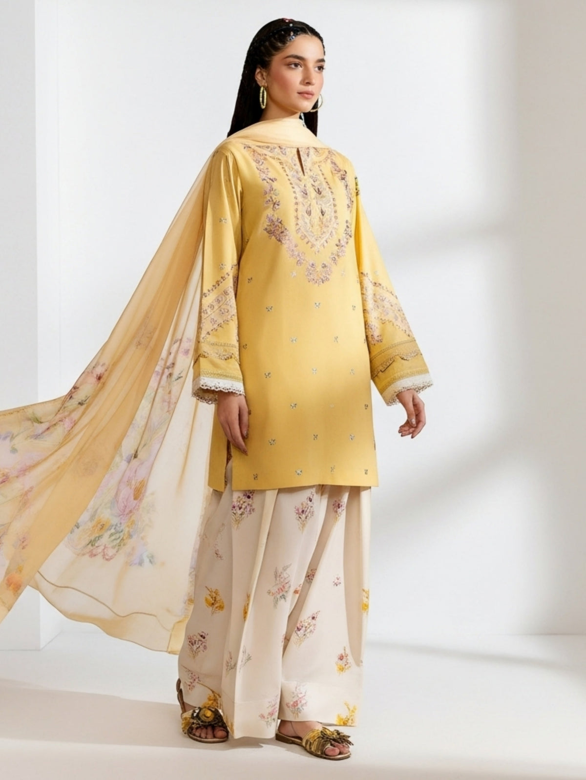 Gulabo Embroidered 3pcs fabric lawn cotton ￼