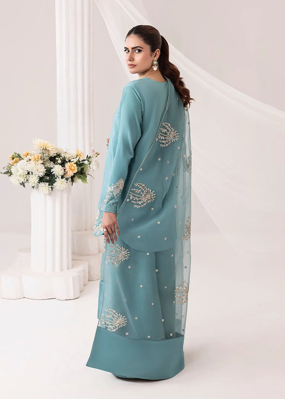 Ladies Neatural Crepe Farshi Salwar Kameez Dupatta ￼